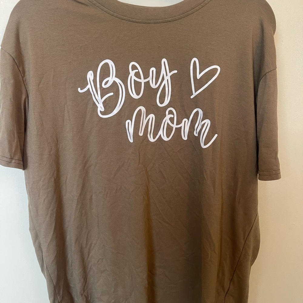 Boy Mom Graphic Tee - Brown